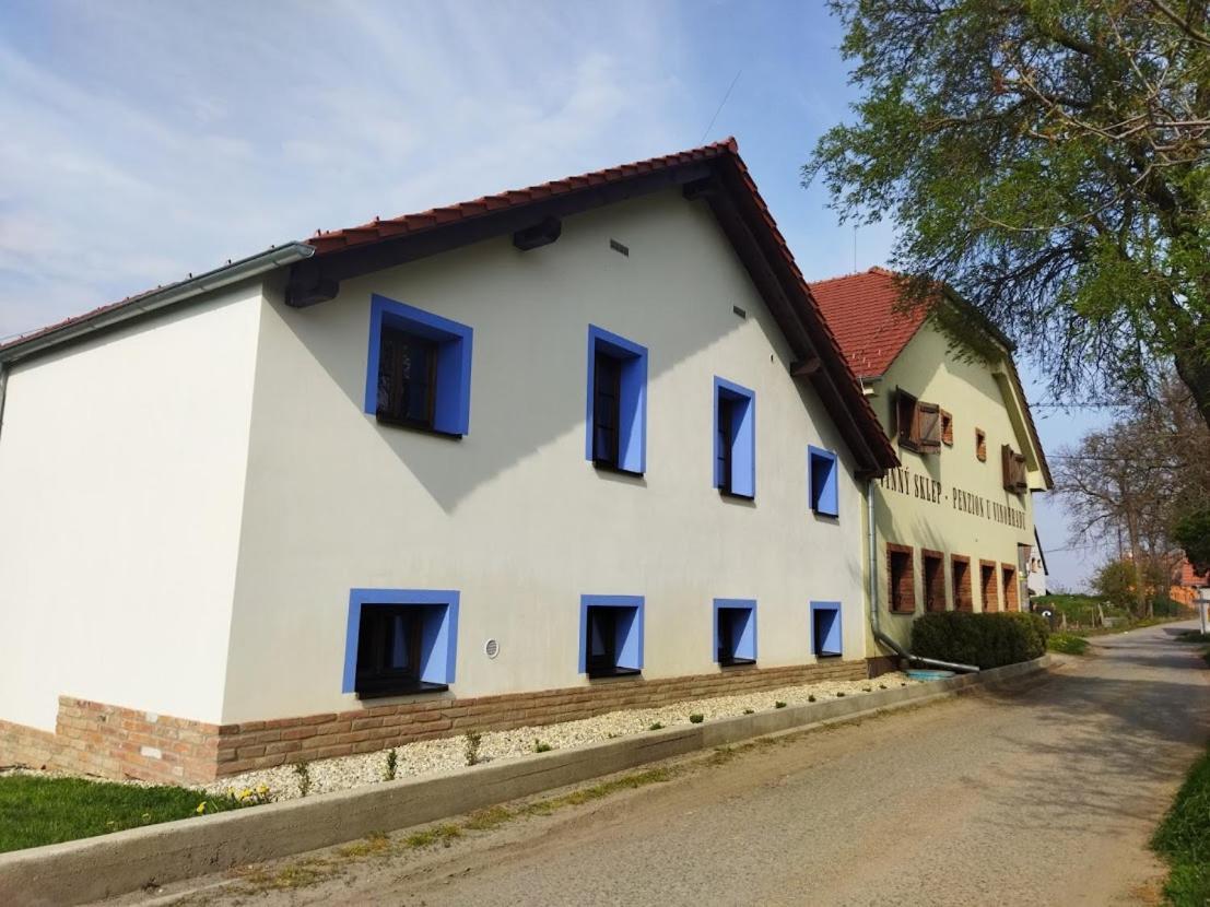 Vinny Sklep A Penzion U Vinohradu Velké Bílovice Extérieur photo