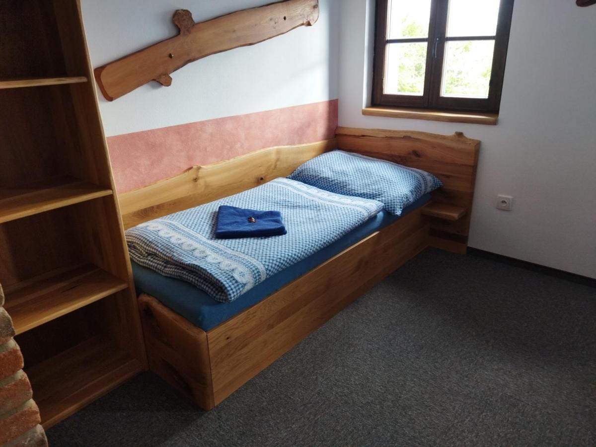 Vinny Sklep A Penzion U Vinohradu Velké Bílovice Extérieur photo